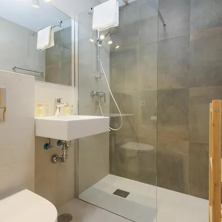 度假居 Cozy By The In Costabella, *