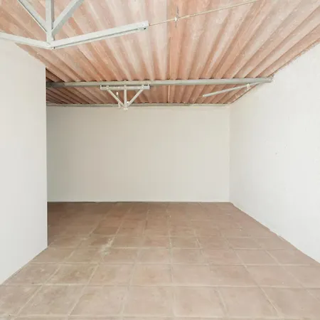 Cozy By The In Costabella, Будинок відпочинку Марбелья