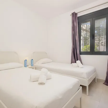 Ferienhaus Cozy By The In Costabella,