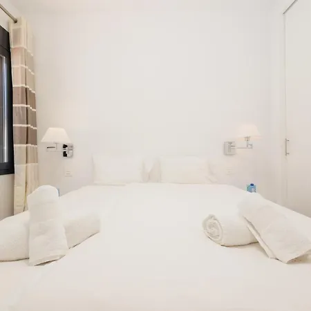 בית נופש Cozy By The In Costabella,